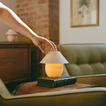 Load image into Gallery viewer, Scoop Lamp