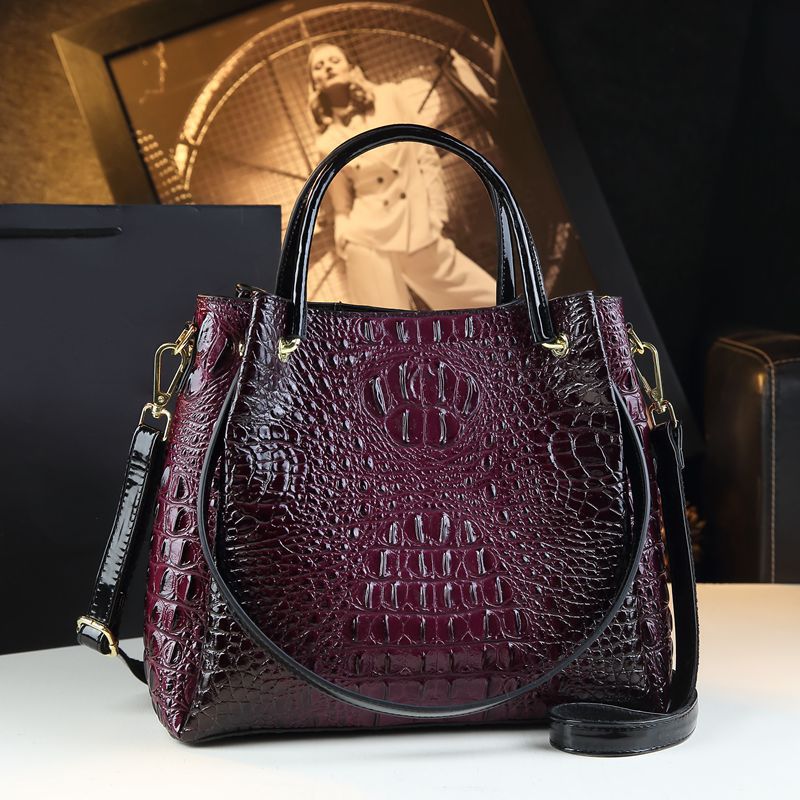 Crocodile-Print Women's Shoulder Bag - Textured PU Leather Handbag with Metal Accents