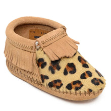 Load image into Gallery viewer, Minnetonka Leopard Riley Bootie - Infants Moccasins