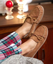 Load image into Gallery viewer, Minnetonka Sheepskin Hardsole Moc - Womens Slippers