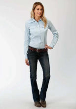 Load image into Gallery viewer, Roper Solid Poplin (Light Blue) - Women's Western Shirt