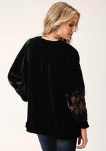 Load image into Gallery viewer, Roper 1421 Floral Velvet (Black) - Women's Jacket
