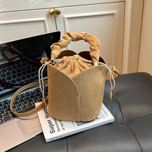 Load image into Gallery viewer, Women's Petal-Shaped Crossbody Bag - PU Leather Small Shoulder Bag with Adjustable Strap
