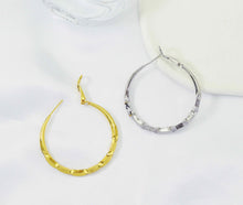Load image into Gallery viewer, Round Ring Huggie Hoop Earrings, Sku#B195