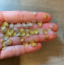 Load image into Gallery viewer, 50pc Gold/Silver filigree Flower bead caps, C3