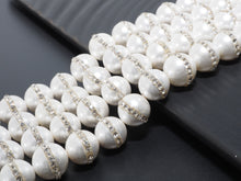 Load image into Gallery viewer, 6mm/8mm/10mm/12mm Round Pearl with rhinestone inlaid, White