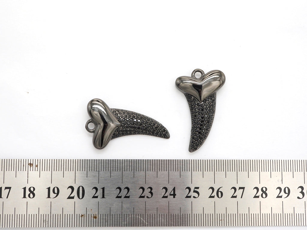 Black CZ Pave On Black Micro Pave Horn With Heart Pendant/Charm,Cubic Zirconia Pendant,Fashion Jewelry Findings, 22x37mm, sku#F536