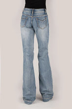 Load image into Gallery viewer, Stetson 214 Trouser Fit V Pocket (Light Wash) - Women's Jeans