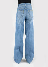 Load image into Gallery viewer, Stetson 751 Wide Leg High Rise (Light Wash) - Women's Jeans