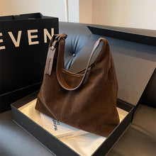 Load image into Gallery viewer, Women's Large-Capacity Tote Bag – Minimalist PU Leather Bucket Bag with Patchwork Detail