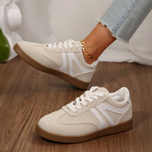 Load image into Gallery viewer, Women's Retro Round-Toe Running Flats