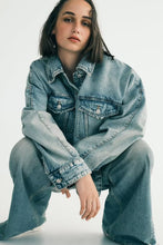 Load image into Gallery viewer, Women Clothing Fashionable Casual Loose Large Board Denim Jacket