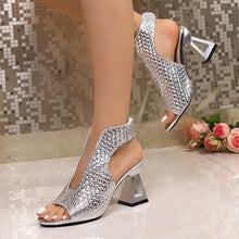 Load image into Gallery viewer, Women's Plus-Size Open-Toe Mid Heel Sandals