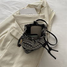 Load image into Gallery viewer, Retro Casual Travel Shoulder Crossbody Bag