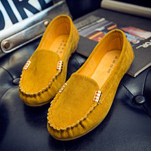 Load image into Gallery viewer, Women's Round-Toe Slip-On Flats | PU Leather Casual Pea Shoes