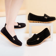 Load image into Gallery viewer, Women's Round-Toe Slip-On Flats | PU Leather Casual Pea Shoes