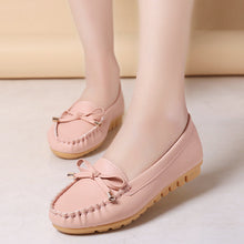 Load image into Gallery viewer, Women's Round-Toe Slip-On Flats | PU Leather Casual Pea Shoes