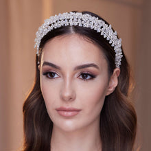 Load image into Gallery viewer, Elegant Crystal Beads and Pearls Hairband