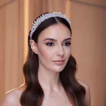 Load image into Gallery viewer, Elegant Crystal Beaded Hairband