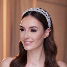 Load image into Gallery viewer, Elegant Crystal Beaded Hairband