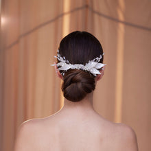 Load image into Gallery viewer, Elegant Crystal &amp; Pearl Hair Comb