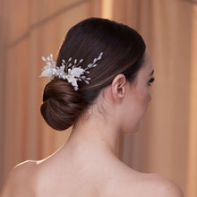 Load image into Gallery viewer, Elegant Crystal &amp; Pearl Hair Comb