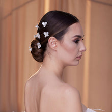 Load image into Gallery viewer, 7-Piece Crystal Resin Flower Hair Pins