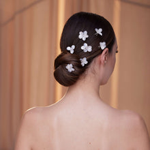 Load image into Gallery viewer, 7-Piece Crystal Resin Flower Hair Pins