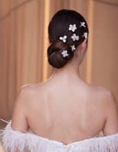 Load image into Gallery viewer, 7-Piece Crystal Resin Flower Hair Pins
