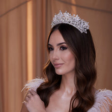 Load image into Gallery viewer, Sparkling Crystal Bead Rhinestone Tiara