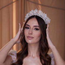 Load image into Gallery viewer, Sparkling Crystal Bead Rhinestone Tiara