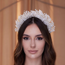 Load image into Gallery viewer, Crystal Pearl  Hair Band with Resin Leaves