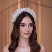 Load image into Gallery viewer, Crystal Pearl  Hair Band with Resin Leaves