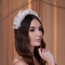 Load image into Gallery viewer, Crystal Pearl  Hair Band with Resin Leaves