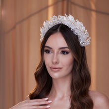 Load image into Gallery viewer, Crystal Pearl  Hair Band with Resin Leaves