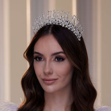 Load image into Gallery viewer, Luxury Crystal Stone Tiara