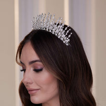 Load image into Gallery viewer, Luxury Crystal Stone Tiara
