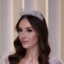 Load image into Gallery viewer, Luxury Crystal Stone Tiara