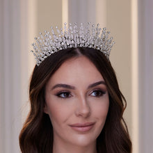 Load image into Gallery viewer, Luxury Crystal Stone Tiara