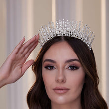 Load image into Gallery viewer, Luxury Crystal Stone Tiara