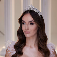 Load image into Gallery viewer, Crystal Stone Tiara
