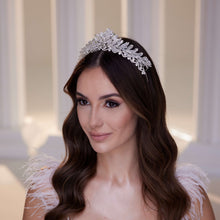 Load image into Gallery viewer, Crystal Stone Tiara