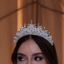 Load image into Gallery viewer, Crystal and Pearl Tiara