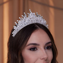 Load image into Gallery viewer, Crystal Wedding Tiara