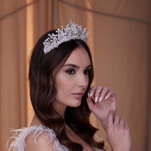Load image into Gallery viewer, Crystal Rhinestone Bridal Tiara
