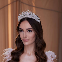 Load image into Gallery viewer, Crystal Rhinestone Bridal Tiara