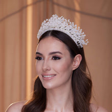 Load image into Gallery viewer, Crystal Bridal Tiara