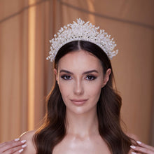 Load image into Gallery viewer, Crystal Bridal Tiara