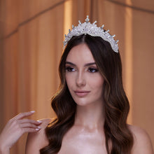 Load image into Gallery viewer, Crystal Wedding Tiara