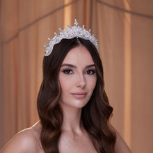 Load image into Gallery viewer, Crystal Wedding Tiara